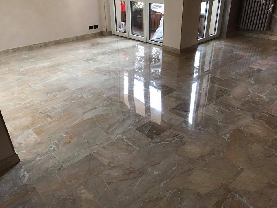 Microlevigatura pavimenti in marmo Cavaria con Permezzo 
